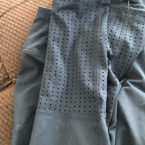 Leggings with mesh